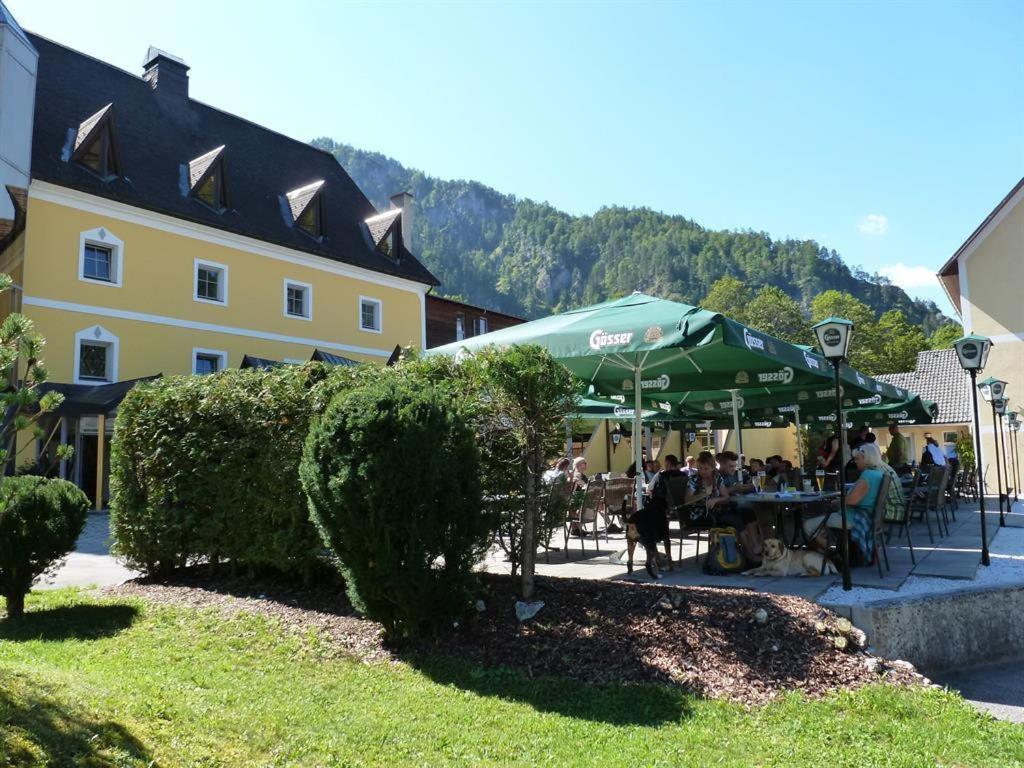 Hotel Bergkristall Wildalpen Bagian luar foto